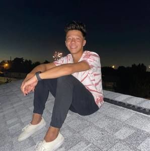 Meet your Posher, Chase